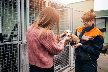 women with puppy